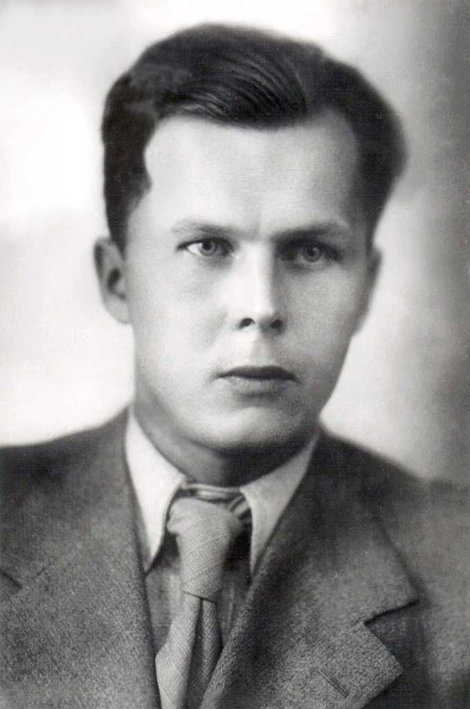 Анализ стихотворения две строчки (твардовский а. т.)
